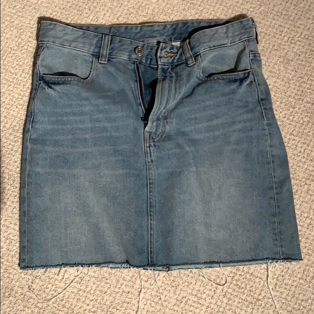 Light was denim skirt